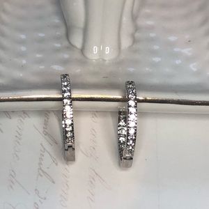 🌴5/$20 small crystal hoop earrings🌴